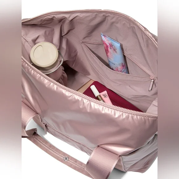 NWT! Victoria's Secret Large Pink Travel Duffle Bag - Picture 5 of 12